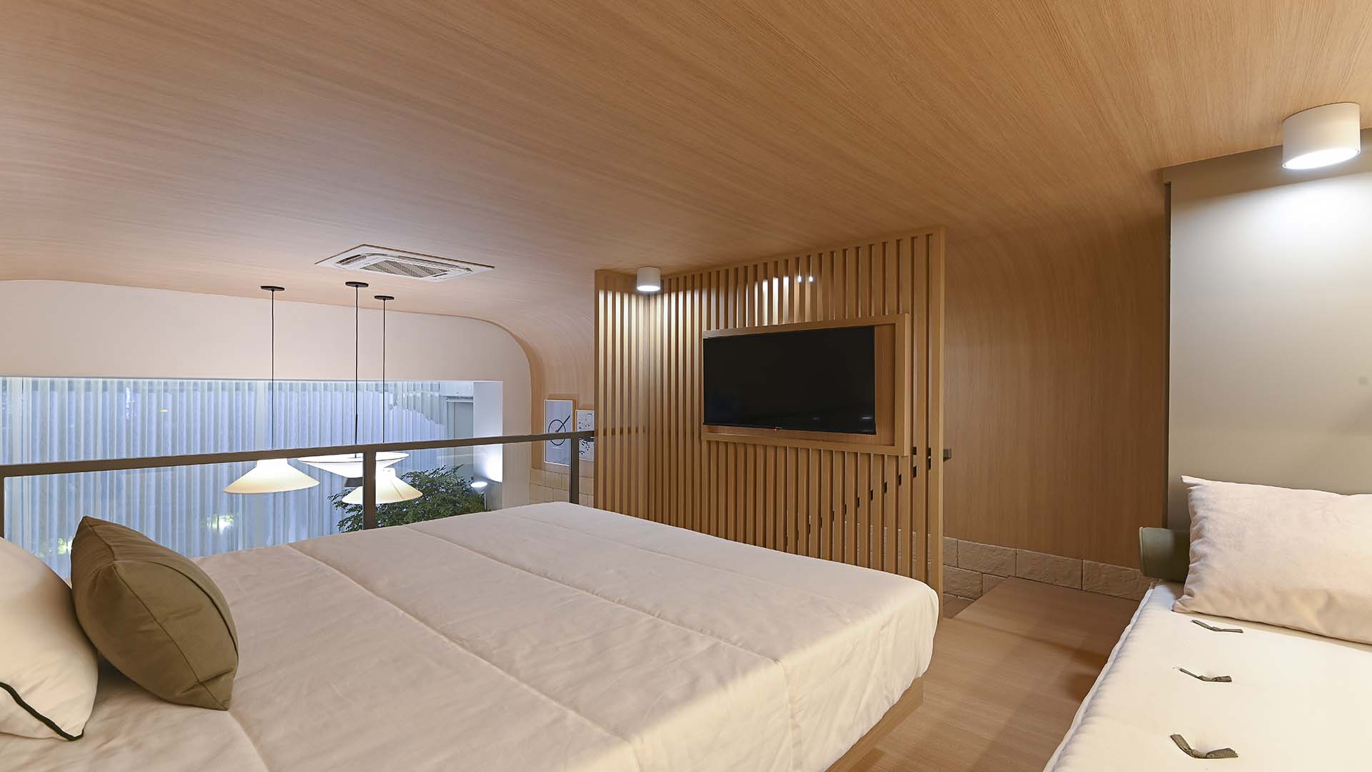 Studio decorado 41,09m² privativos, com pé-direito de 3,90m